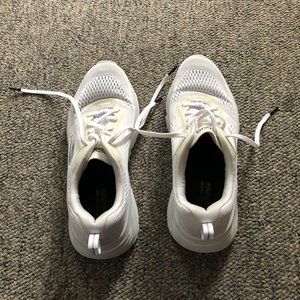 Women's Sketchers Ultra Go - Size 7.5